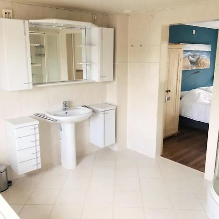 Fijne 50 Mtr Het Lejlighed *