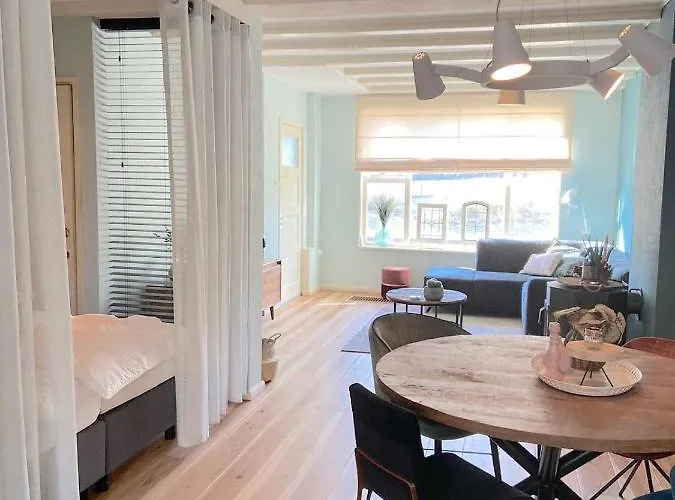 Fijne 50 Mtr Het Эгмонд-ан-Зее